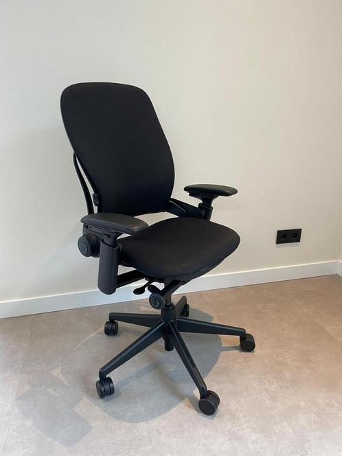 Refurbished Steelcase Leap V2 bureaustoel, als nieuw!, Huis en Inrichting, Bureaustoelen, Bureaustoel, Zwart, Zo goed als nieuw