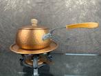 Stöckli Netstal – Hand-Hammered Copper Fondue Set –, Antiek en Kunst