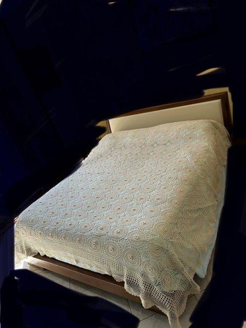 Bedsprei - 240 cm - 230 cm, Antiek en Kunst, Antiek | Tapijten, Tafelkleden en Textiel
