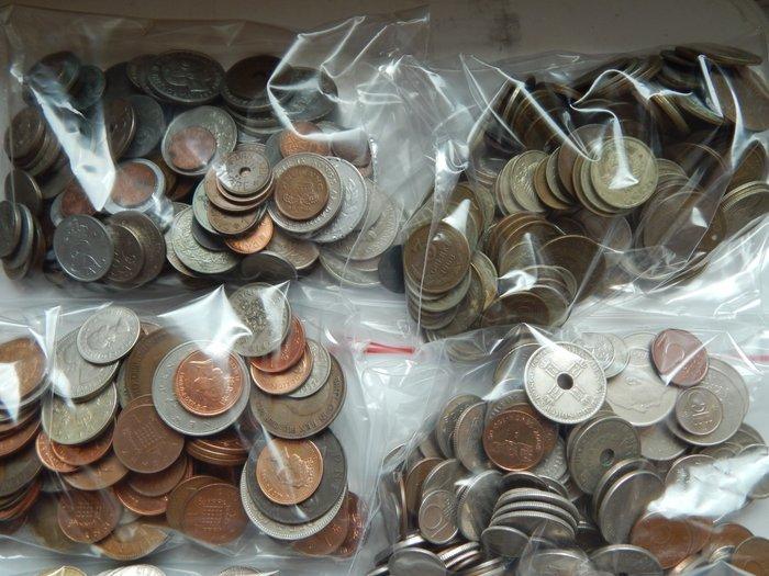 Europa. 4 kg of European coins. Including 8 silver coins, Postzegels en Munten, Munten | Europa | Niet-Euromunten
