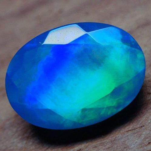 **Nouveau** Cabochon en opale bleue AA+ 4 605 cts- 0.921 g, Collections, Minéraux & Fossiles