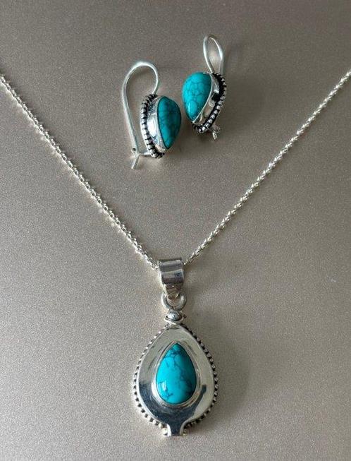 Collier avec pendentif - Ensemble de bijoux de 3 pièces avec, Antiek en Kunst, Kunst | Niet-Westerse kunst