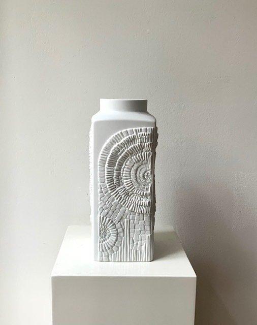 Kaiser - Vaas - 302 - Biscuit porselein - Fossielen vaas, Antiek en Kunst, Kunst | Designobjecten