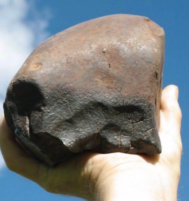 Chondrietmeteorit NWA georiënteerd met regmaglypten - 5415, Verzamelen, Mineralen en Fossielen