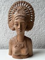 Set traditional hand-carved Balinese dancer busts -