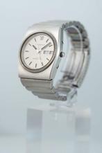 Omega - Omega Constellation Megaquartz 32 kHz – Day/Date –