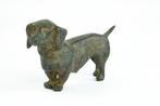 Pierre Chenet (XX-XXI) - sculptuur, Staande Teckel - 11 cm -