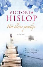 Het kleine paradijs 9789022566725 Victoria Hislop, Boeken, Verzenden, Gelezen, Victoria Hislop