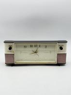 Tafelklok - Toyo clock - Plastic - 1940-1950 - 2 juwelen