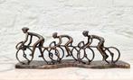 Beeldje - cyclists - Brons