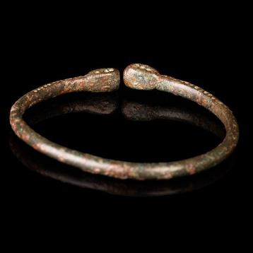 Viking Bronzen armband met gestempelde terminals (Zonder