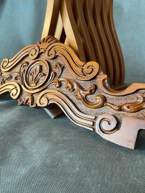 Chaise - Bois, revisite du style renaissance italien, Antiek en Kunst, Curiosa en Brocante