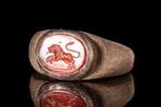 Oud-Romeins Zilveren ring met leeuwencarneool diepdruk, Antiek en Kunst