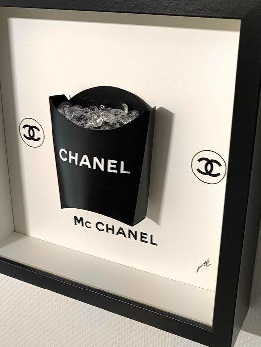 XTC Artist - Mc Dollars red Boxed, Antiek en Kunst, Kunst | Designobjecten