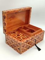 Boîte à bijoux - Boîte à bijoux en Loupe de Thuya totalement, Antiek en Kunst