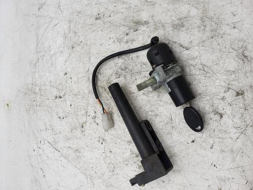 Aprilia SR 50 2T H2O Ditech E2 2002-2004 / Contactslot Set 1, Fietsen en Brommers, Brommeronderdelen | Scooters, Overige typen