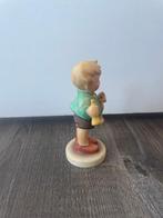 Goebel - M.I. Hummel - Statuette, Jongen met houten paard -