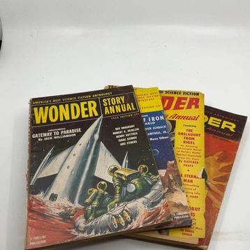 Ray Bradbury; Asimov; Robert Heinlein; Jack Williamson -
