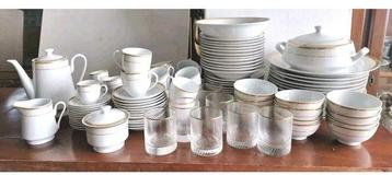 Service de table (86) - marché mondial - Porcelaine -