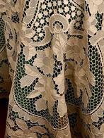 Magnifique manteau en dentelle de Burano, beau travail à la