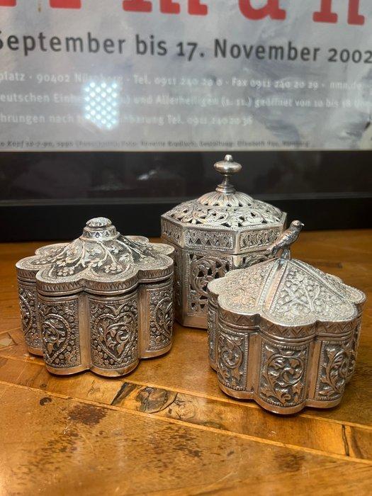 Indiase zilveren dozen voor valkerij (voedselcontainers voor, Antiek en Kunst, Kunst | Niet-Westerse kunst