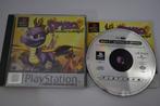Spyro 2 - Gateway To Glimmer - Platinum (PS1 PAL), Games en Spelcomputers, Nieuw
