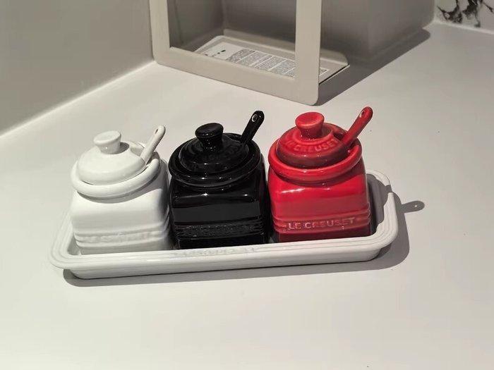 Le Creuset - Colorful spice jar set - Olie-en-azijnstelletje, Antiek en Kunst, Antiek | Keukengerei