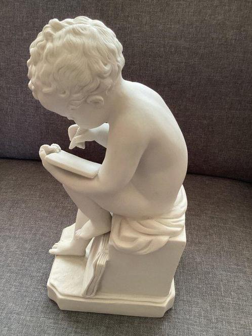 Porcelaine de France VTM - Beeldje - Enfant à l’écriture -, Antiek en Kunst, Antiek | Glaswerk en Kristal