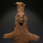 Oud-Grieks Terracotta Boeotische plank-idool van een godin.