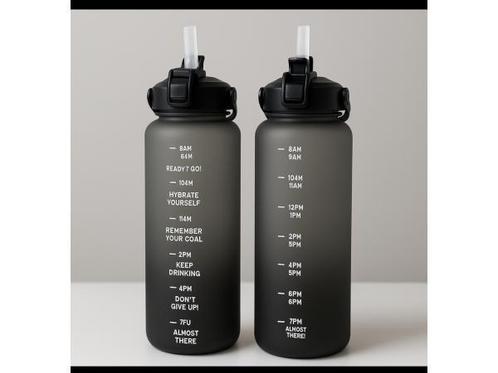 Veiling - 2x Drinkfles 2 liter met rietje, Sport en Fitness, Drinkbussen