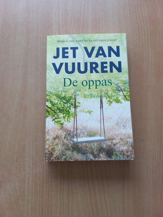 De oppas - Jet van Vuuren 9789045219103 Jet van Vuuren, Boeken, Romans, Gelezen, Verzenden