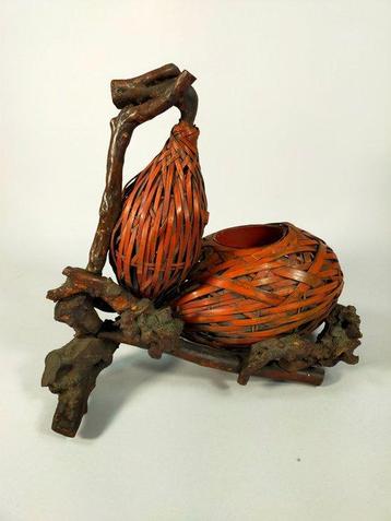 Bamboe, antiek hout - Pompoenvormige bamboe mand en antiek