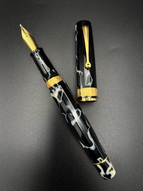 Omas - Paragon - Stylo à plume, Verzamelen, Pennenverzamelingen