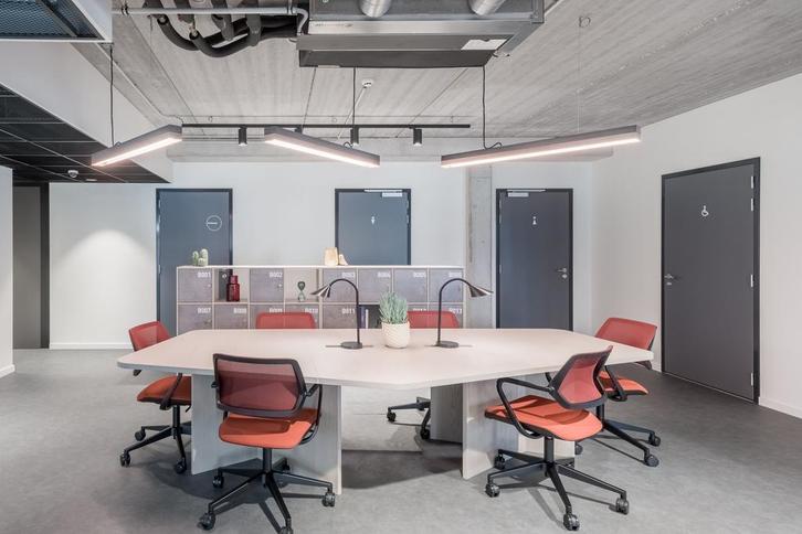 Coworkingruimte in Kapertoren, Zakelijke goederen, Bedrijfs Onroerend goed