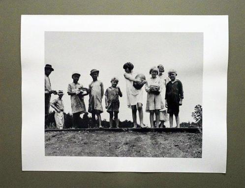 Dorothea Lange - Sharecroppers families gathering needs for, Antiek en Kunst, Kunst | Schilderijen | Modern