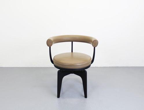 Cassina - Charlotte Perriand, Le Corbusier - Fauteuil -, Antiek en Kunst, Kunst | Designobjecten