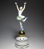Neue Porzellanfabrik Tettau - sculptuur, Art Deco Dancer -
