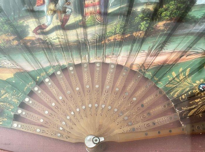 Éventail - Corne, Papier, Antiquités & Art, Antiquités | Autres Antiquités