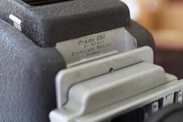 Leitz Prado 250 Projecteur de diapositives