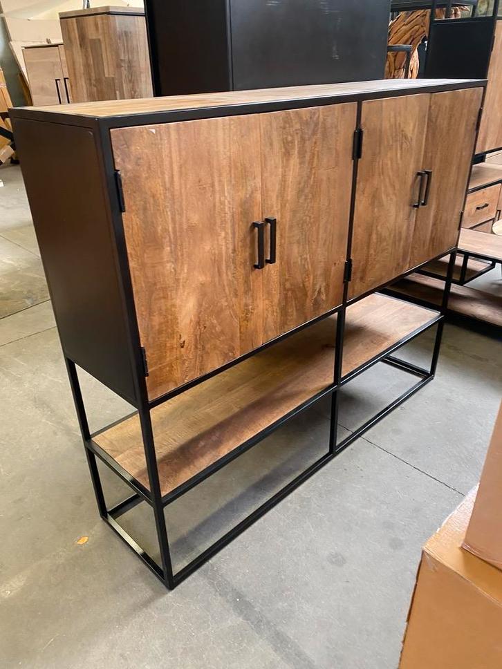 Sturdy bergkast laag, mangohout + metaal (nieuw, outlet), Huis en Inrichting, Kasten | Wandmeubels, Nieuw, Overige houtsoorten