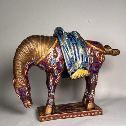 Figuur - Fine Cloissone figure - Brons - China, Antiek en Kunst, Antiek | Overige Antiek