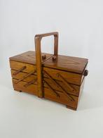 Naaidoos - Hout, Metaal, Antiek en Kunst