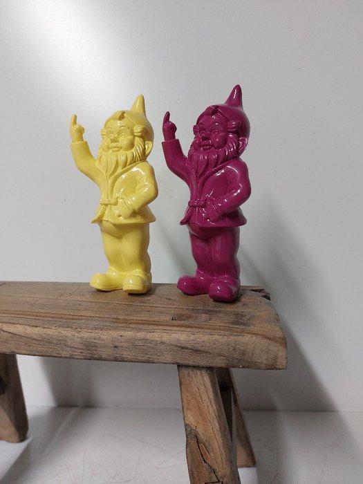 Beeld, set of naugthy gnomes color yellow fuchsia - 16 cm -, Antiek en Kunst, Curiosa en Brocante