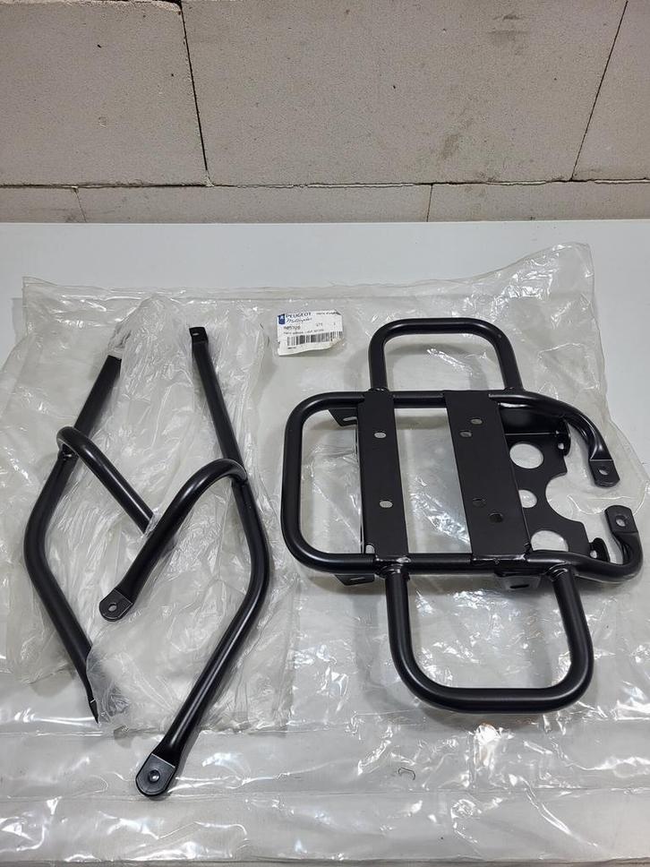 Peugeot Ludix / Bagage drager set Zwart zonder bouten 1 geen, Fietsen en Brommers, Brommeronderdelen | Scooters, Overige typen
