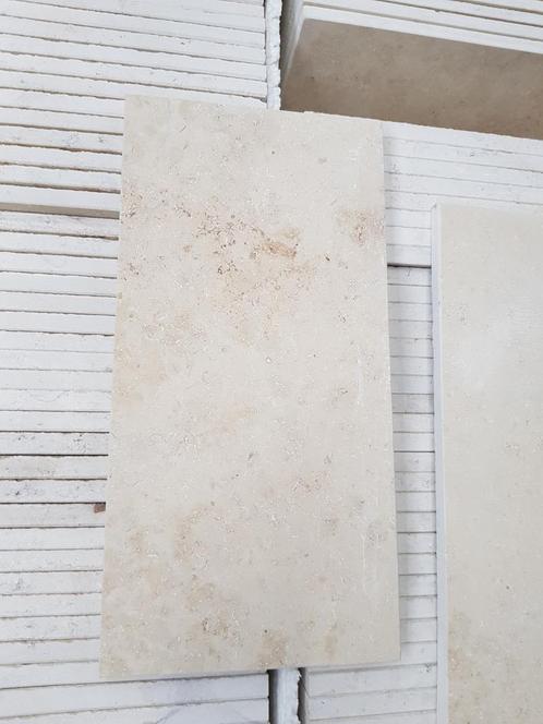 Dalles Jura beige 30 x 15 x 1 cm 14 m² liquidation stock, Doe-het-zelf en Bouw, Tegels, Ophalen