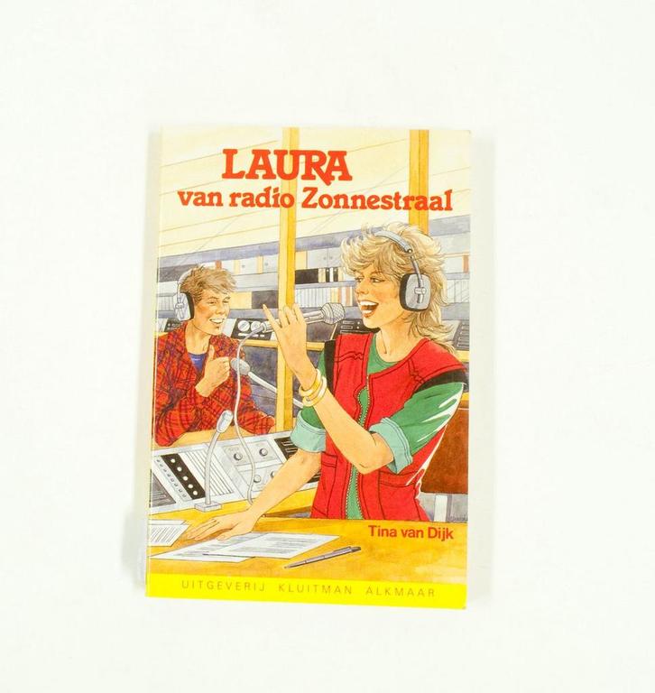 Laura van radio zonnestraal 9789020603866 Dyk, Boeken, Kinderboeken | Jeugd | 13 jaar en ouder, Gelezen, Verzenden