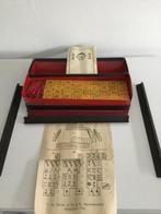 Jeu de Mahjong antique dans sa boîte dorigine avec planches