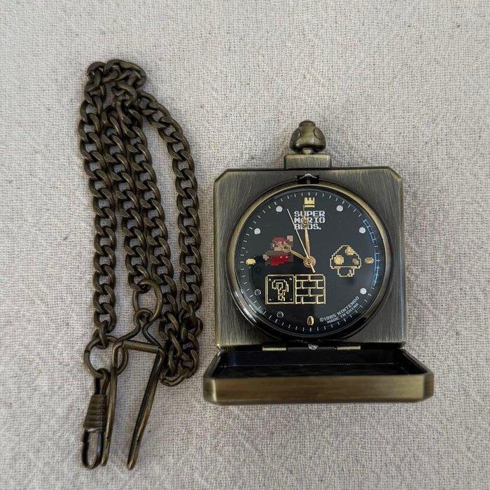 Nintendo - Super Mario Bros. “Hatena Block” Pocket Watch -, Games en Spelcomputers, Spelcomputers | Overige Accessoires
