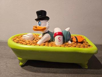 Disney - Disney - Dagobert Duck badkuip zwemt in geld