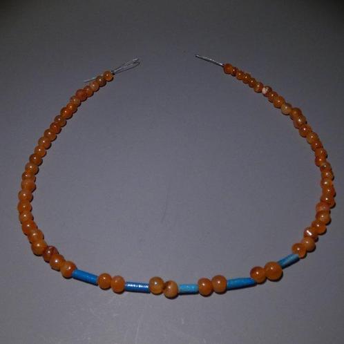 Oud-Egyptisch Kornalijn en blauwe faience. Fijne ketting., Collections, Minéraux & Fossiles